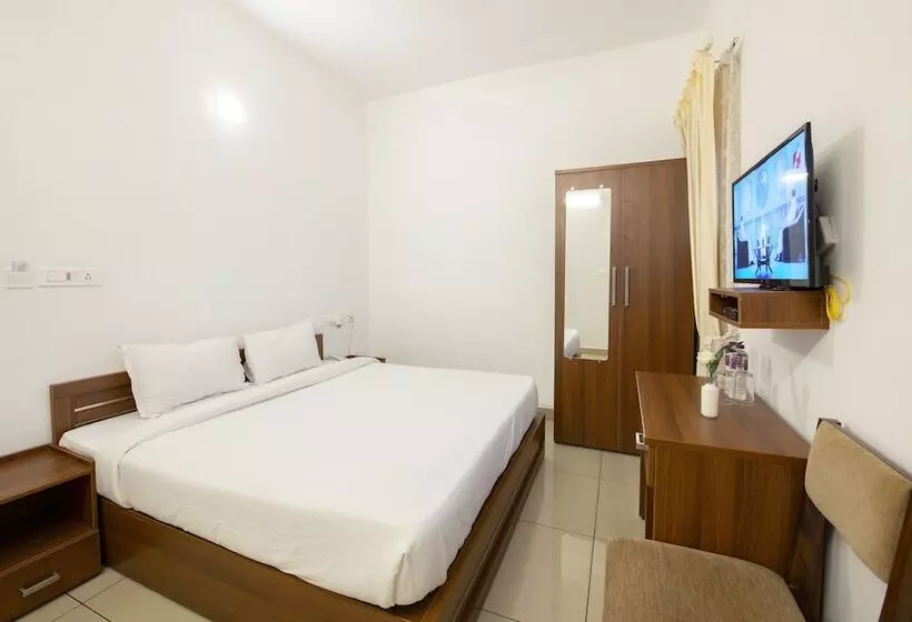 Hotelli Sunstar Residency & Food Plaza Pala