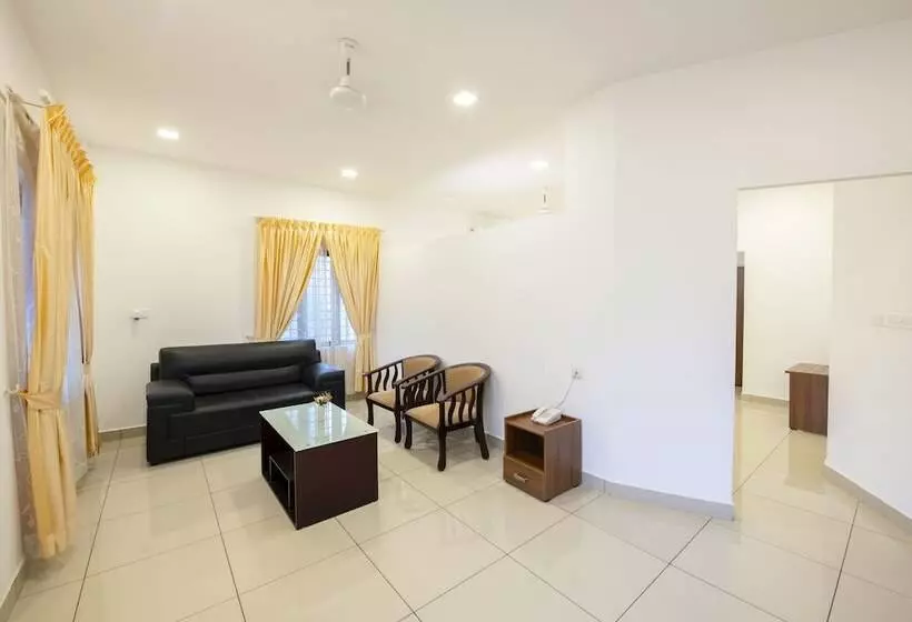 Hotelli Sunstar Residency & Food Plaza Pala