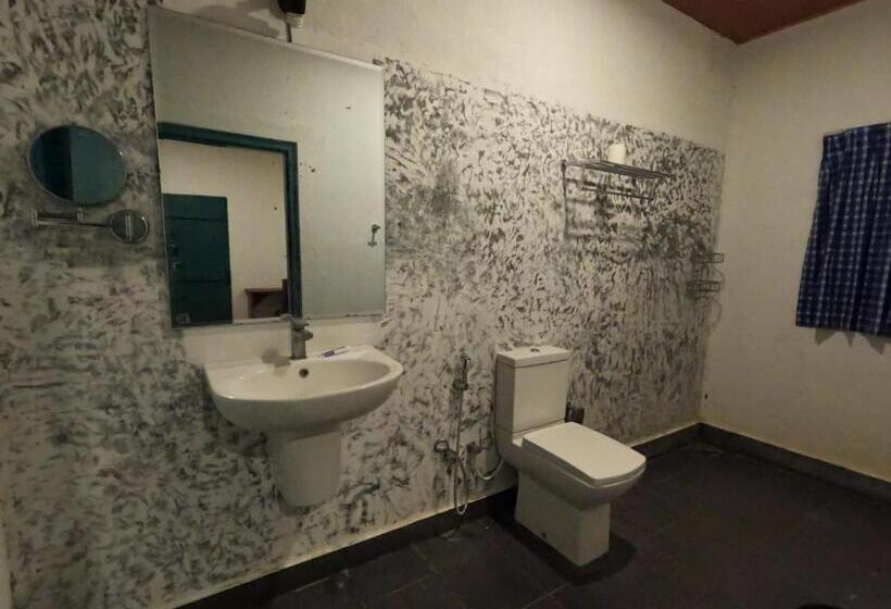 Hotel The Cove Pasikuda