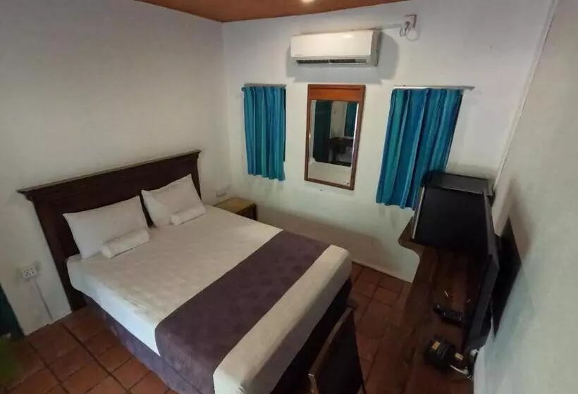 ホテル The Cove Pasikuda