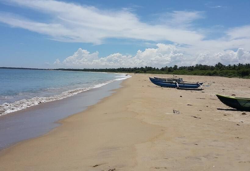 Hotel The Cove Pasikuda