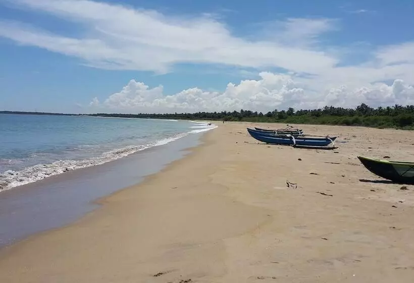 ホテル The Cove Pasikuda