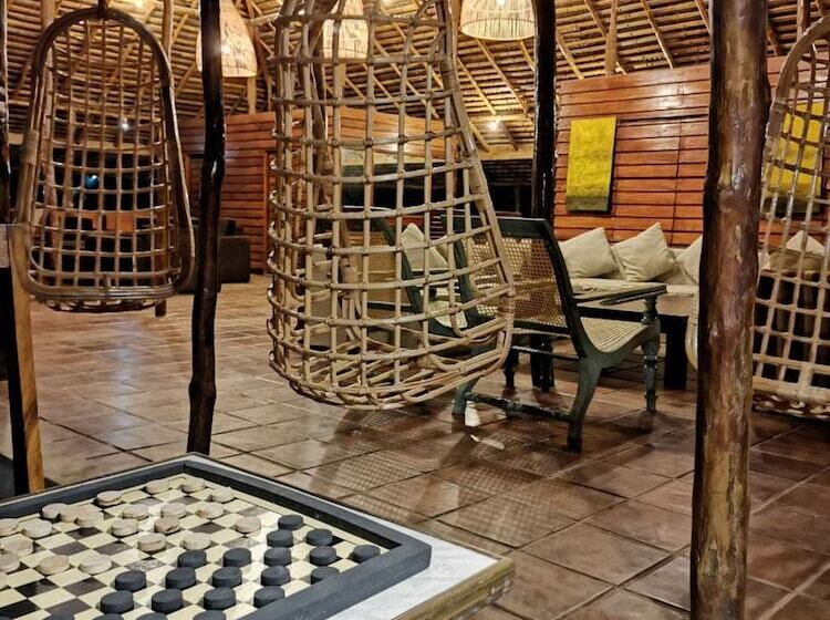 Hotel The Cove Pasikuda