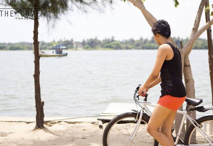 Hotel The Cove Pasikuda