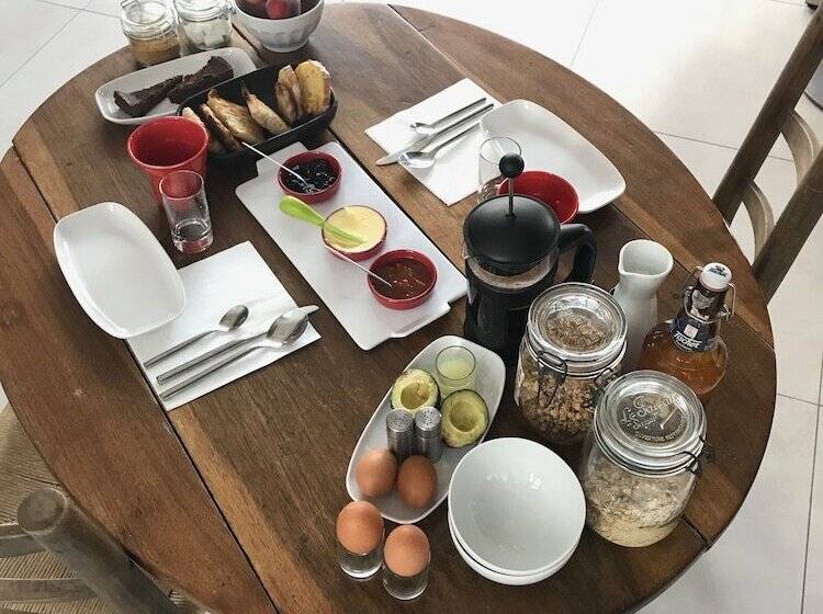 פנסיון Au Hangar