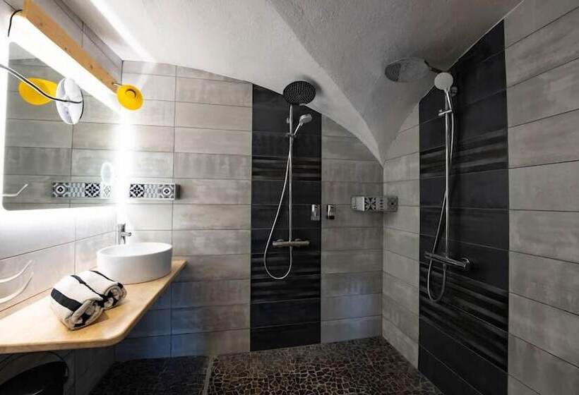 פנסיון Au Hangar