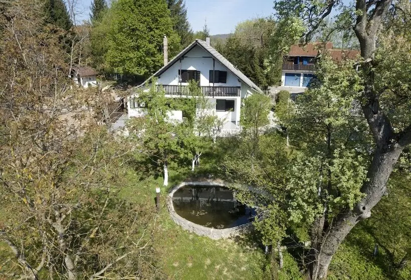 Majatalo Guest House Sara Latin