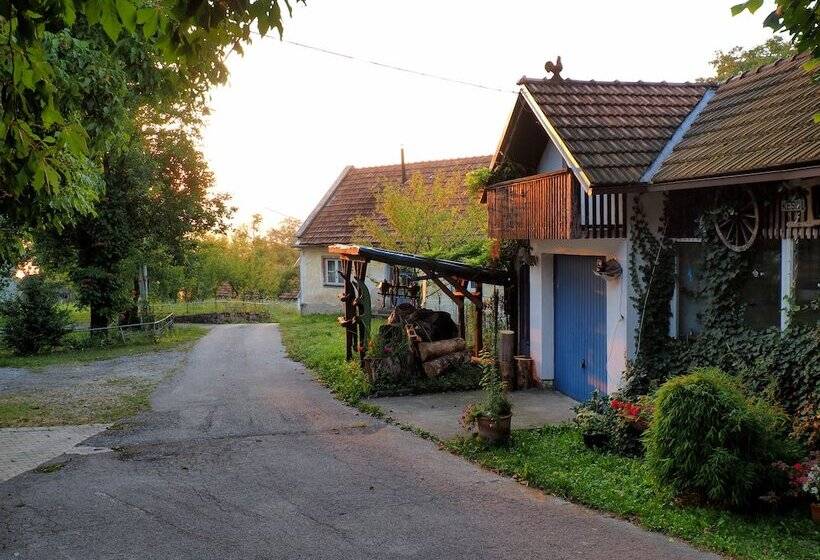 Пансион Guest House Sara Latin