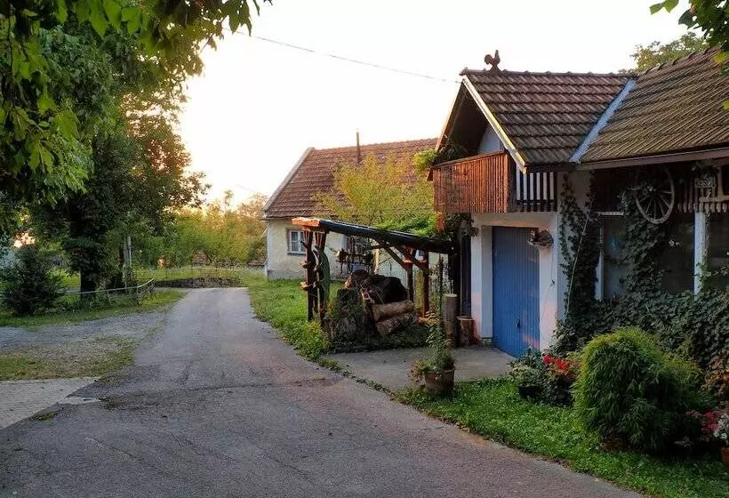 Majatalo Guest House Sara Latin