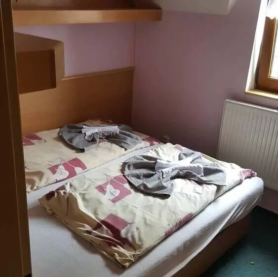 Majatalo Penzion U Křížku