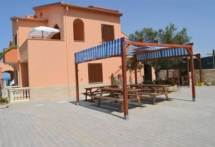 Aamiaismajoitus (B&B) Carrubella Santa Zita