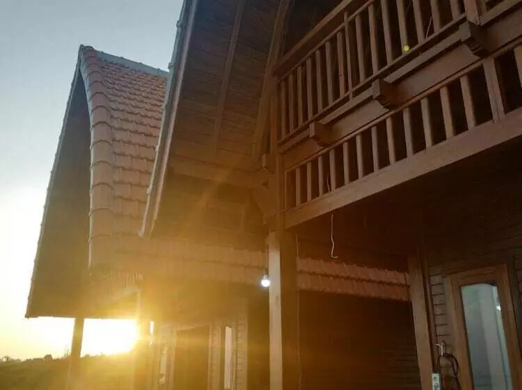 Aamiaismajoitus (B&B) Daphila Cottage