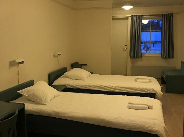 مسافرخانه Värdshuset Moraklockan