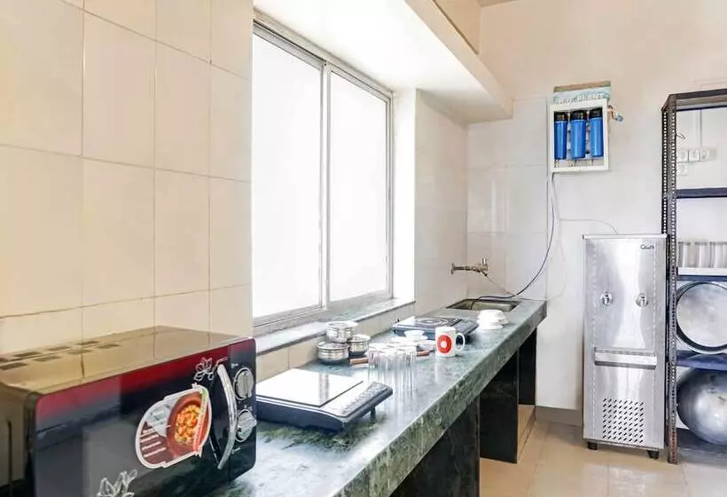 ホテル Oyo Living 26804 Luxurious Studio Rooms