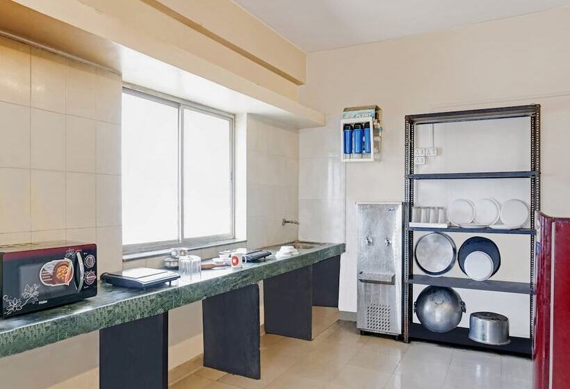 Отель Oyo Living 26804 Luxurious Studio Rooms