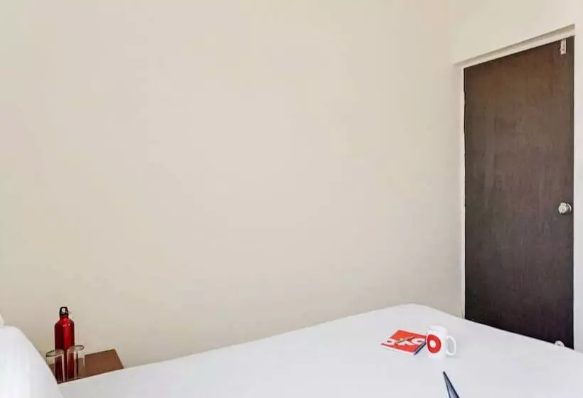 ホテル Oyo Living 26804 Luxurious Studio Rooms