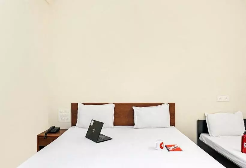 ホテル Oyo Living 26804 Luxurious Studio Rooms