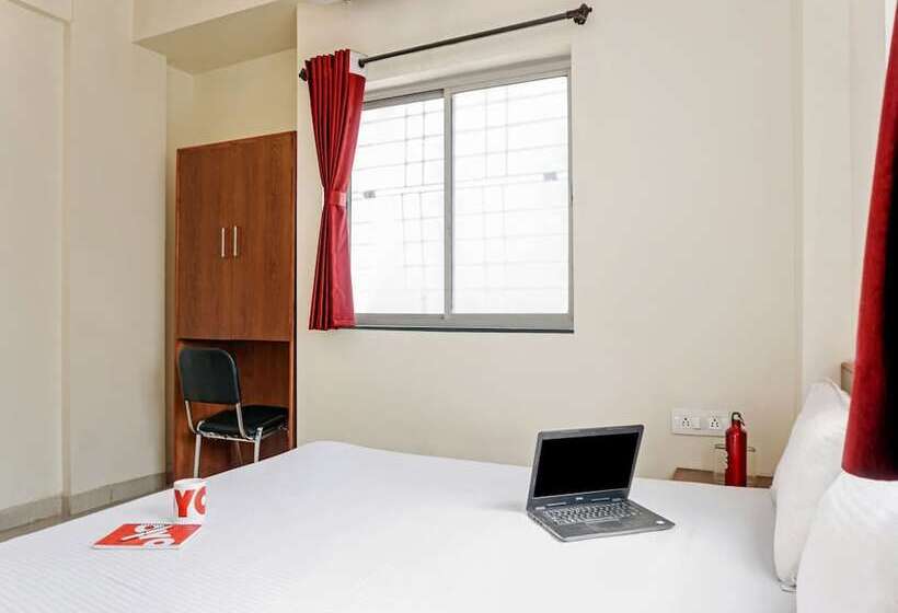 Отель Oyo Living 26804 Luxurious Studio Rooms