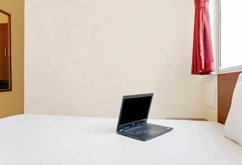 ホテル Oyo Living 26804 Luxurious Studio Rooms