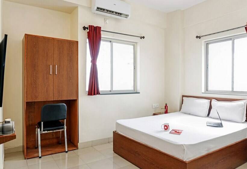 Отель Oyo Living 26804 Luxurious Studio Rooms