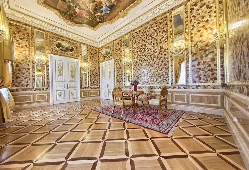 ホテル Palace Yelizavetino