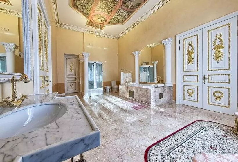 ホテル Palace Yelizavetino