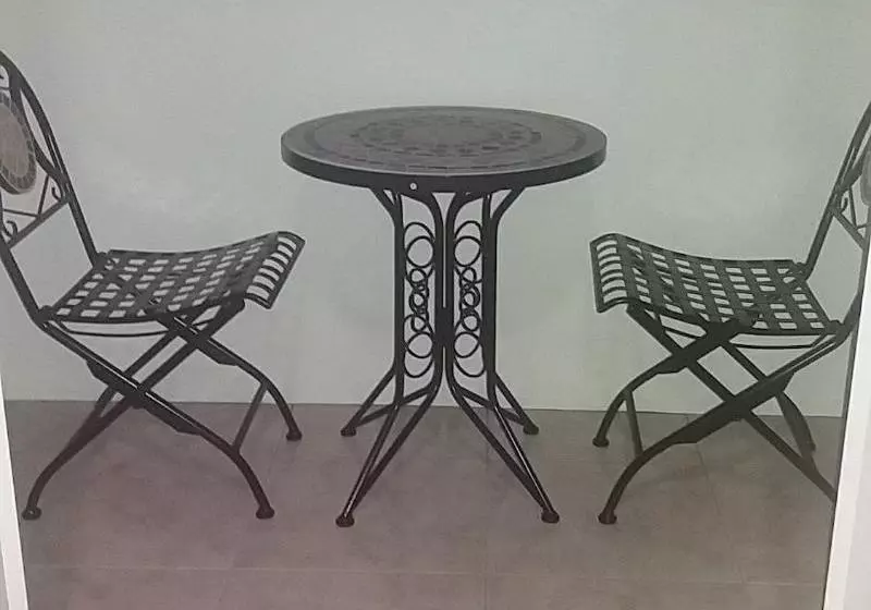 هتل Studio Chateau  Manor Park, Kingston 8