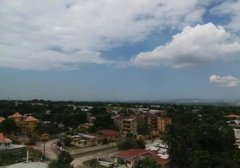 هتل Studio Chateau  Manor Park, Kingston 8