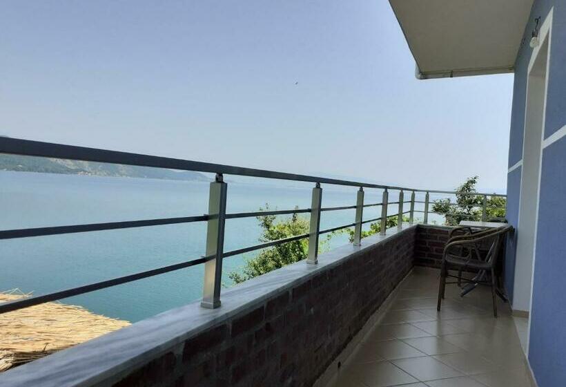 مبيت وإفطار Nesti Relax Home