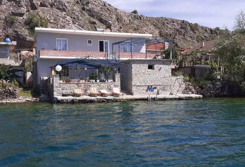 ベッドアンドブレックファースト Nesti Relax Home