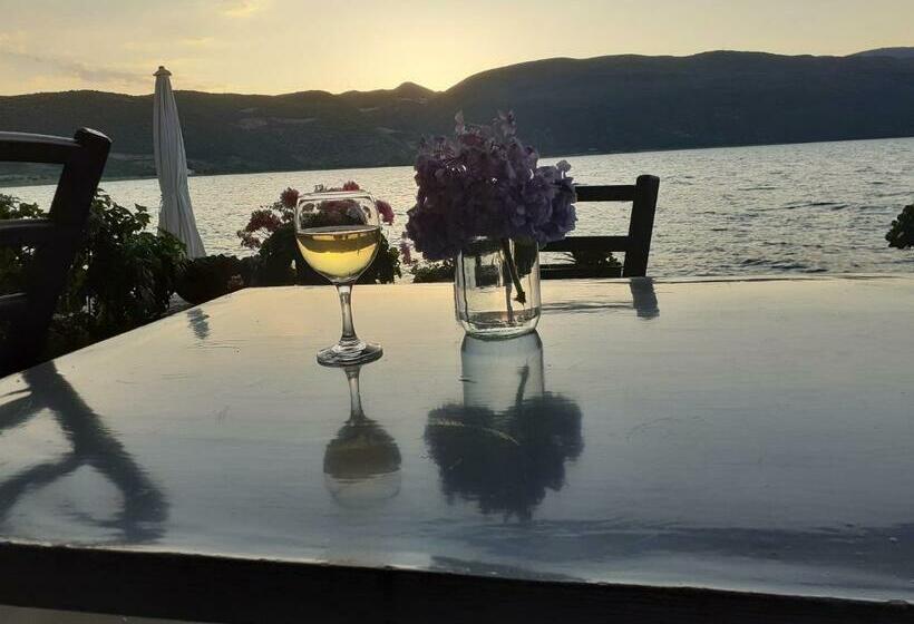 مبيت وإفطار Nesti Relax Home