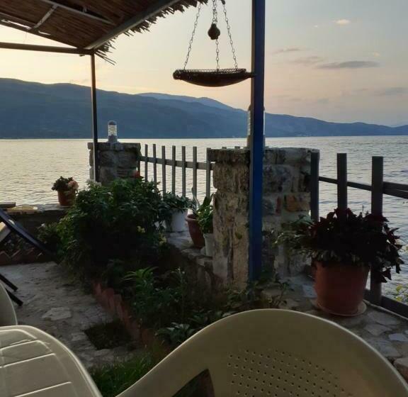 مبيت وإفطار Nesti Relax Home