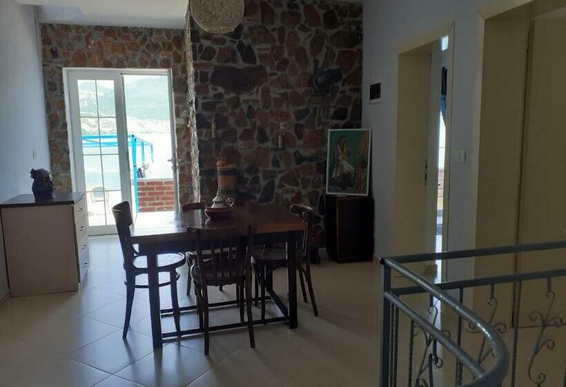 مبيت وإفطار Nesti Relax Home