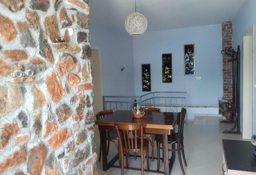 مبيت وإفطار Nesti Relax Home