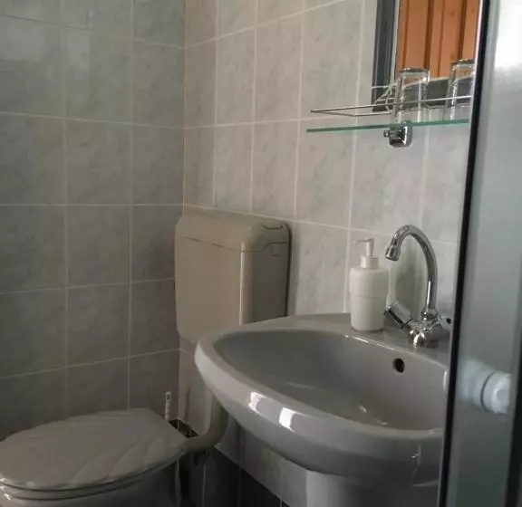 Retkeilymaja Ginti Panzió, őrség