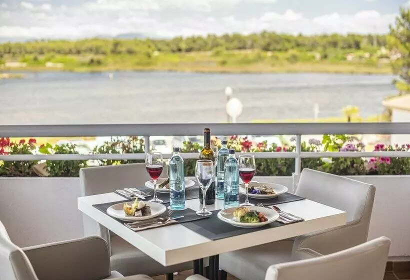 Отель blau colònia sant jordi