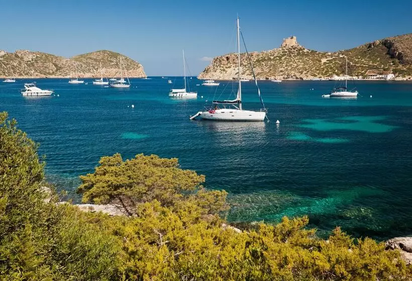 Отель blau colònia sant jordi