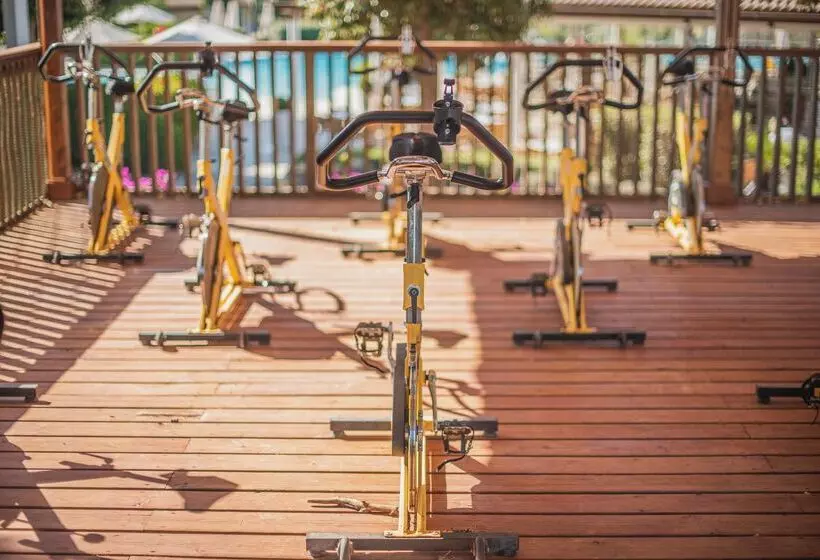 Отель blau colònia sant jordi