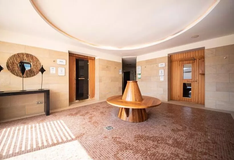 Отель blau colònia sant jordi