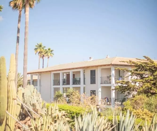 Отель blau colònia sant jordi