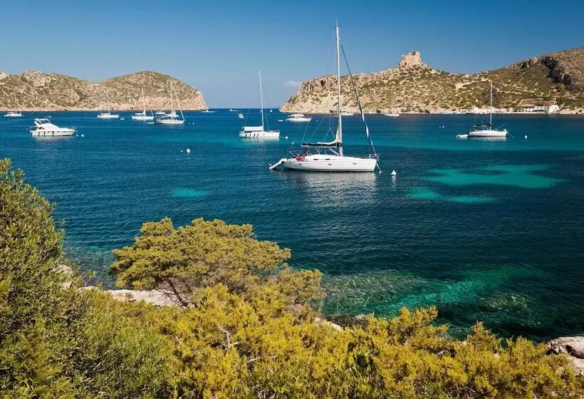 Отель blau colònia sant jordi