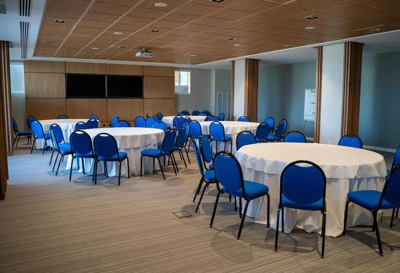 Отель blau colònia sant jordi