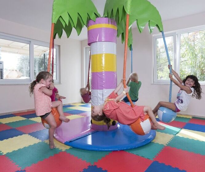 Club Paradiso Hotel & Resort