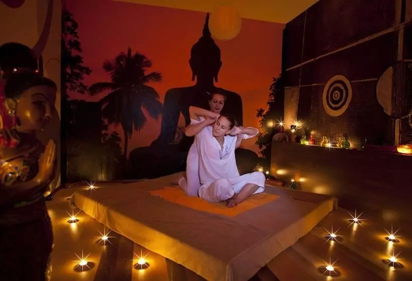 Club Paradiso Hotel & Resort