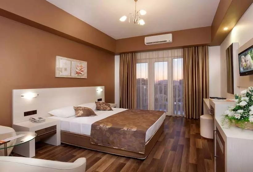 Club Paradiso Hotel & Resort