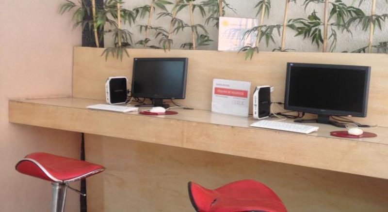 호텔 Colon Express