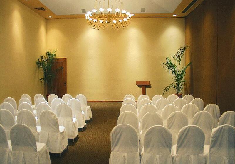 ホテル Crown Paradise Golden All Inclusive Resort Adults Only