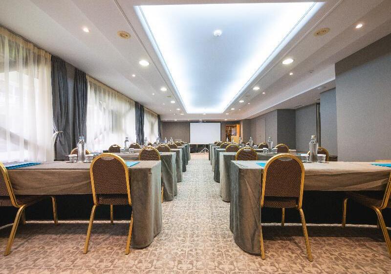 בית מלון כפרי Golden Star City Resort