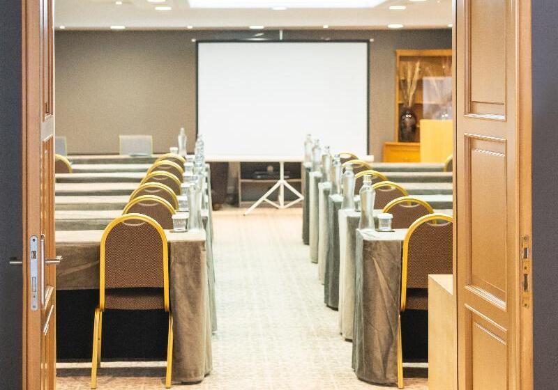 בית מלון כפרי Golden Star City Resort