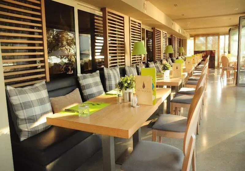 فندق Golden Star City Resort